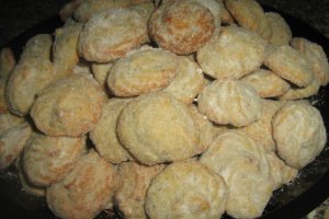 Fursecuri cu unt, nuca de cocos si fistic