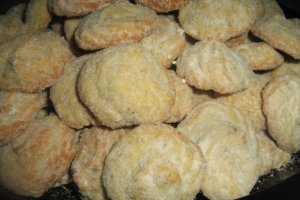 Fursecuri cu unt, nuca de cocos si fistic