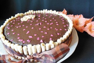 Tort cu cacao si crema de caise