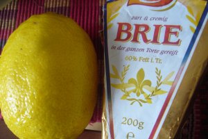 Rulouri de vinete cu branza brie