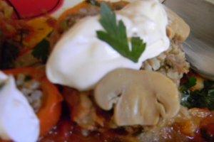 Ardei umpluti cu carne si ciuperci [ la cuptor ]