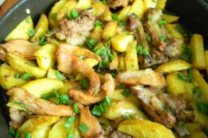 Porc  si cartofi cu ghimbir si rozmarin (la cuptor)