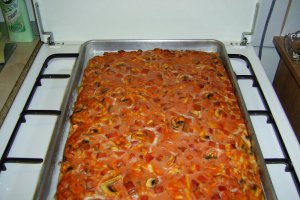 Pizza cu aluat din branza