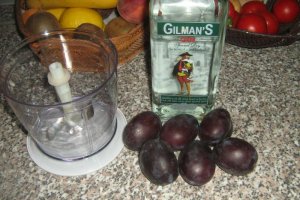 Cocktail cu prune,caise si gin