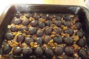 Prajitura rasturnata cu prune si migdale