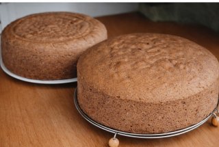 Reteta simpla pentru un blat de tort perfect
