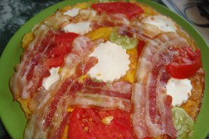 Omleta cu bacon si miez de lapte