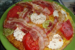 Omleta cu bacon si miez de lapte