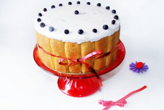 Tort racoros cu frisca si fructe