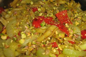 Gratar din piept de pui cu legume la tigaie