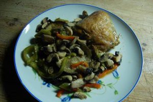 PULPE PUI CU LEGUME LA CUPTOR