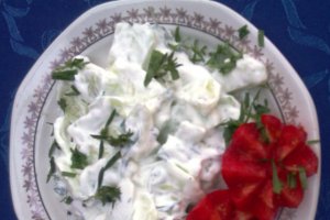 Salata de vara cu castraveti