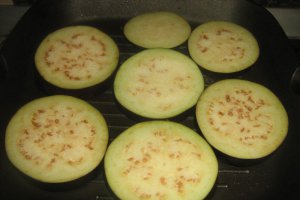 Piept de pui cu vinete la gratar