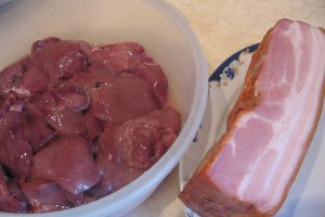 Rulouri de bacon cu dovlecel si ficatei de pui