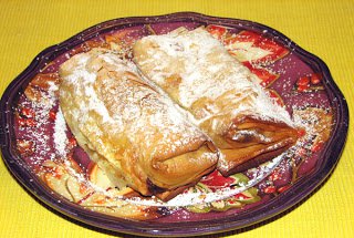 Strudel cu branza si stafide