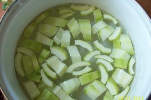 Cotlet de porc cu sos de zucchini