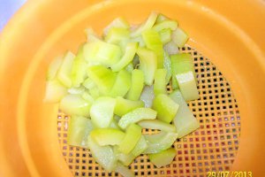 Cotlet de porc cu sos de zucchini