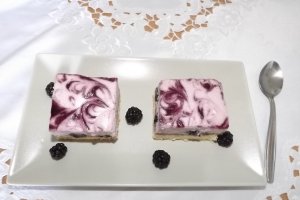 Prajitura cu frisca, mascarpone si mure