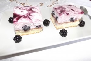 Prajitura cu frisca, mascarpone si mure