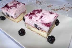 Prajitura cu frisca, mascarpone si mure