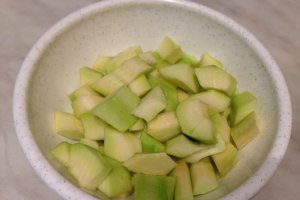 Ciorba cu aripi de pui ,dovlecel si legume