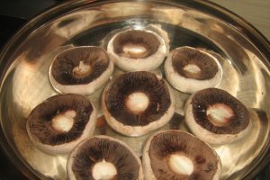 Ciuperci brune cu cascaval
