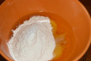Ciorba de rosii cu galuste din faina