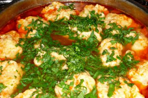Ciorba de rosii cu galuste din faina