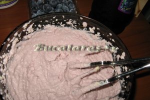 Rulada cu crema de branza si afine