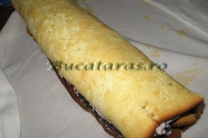 Rulada cu crema de branza si afine
