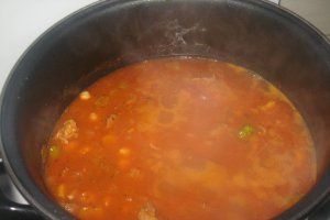 Mancare de naut cu carne de vita
