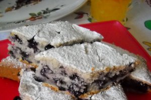 Prajitura pufoasa cu afine