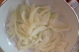 Dorada la cuptor cu rosii si lamaie