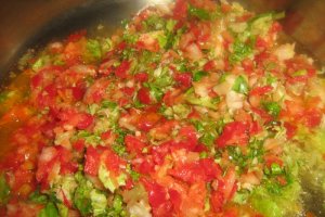 Spaghete din porumb cu sos de legume
