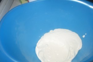 Tort cu crema de vanilie