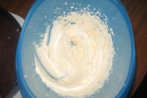 Tort cu crema de vanilie