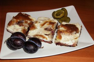 Placinta cu prune si smantana