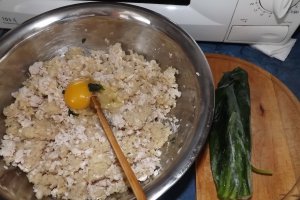 Chiftelute cu carne de pui, ciuperci pleurotus si leurda