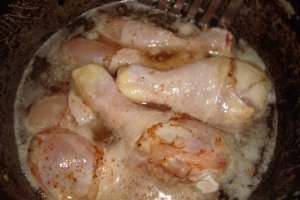 Ciocanele de pui cu mujdei de usturoi si mamaliguta