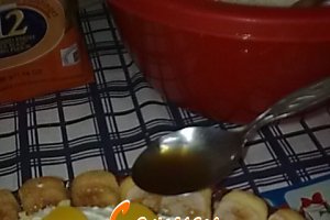 Tort cu crema de iaurt si piersici din compot