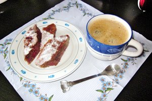 Prăjitură cu zmeură, vișine și cireșe