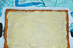 Foi cu suc de rosii, crema de gris si gem de caise