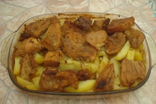 FRIPTURA  DE  PORC  LA  CUPTOR  CU CARTOFI 