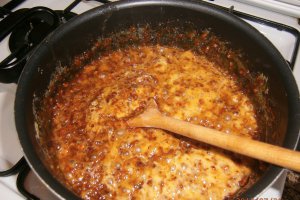 Napolitane cu crema de caramel cu nuca