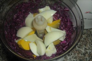 Salata de varza rosie cu maioneza