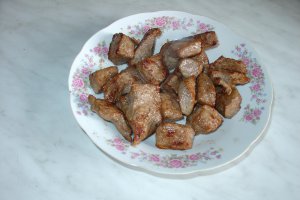 Mancare de bame, orez galben si ayran