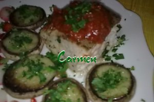 File de crap cu sos salsa si ciuperci.