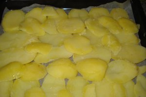 Musaca cu carne de vita si cartofi fierti