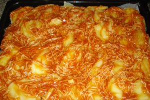Musaca cu carne de vita si cartofi fierti