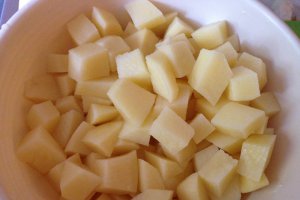 Ciorba de cartofi cu afumatura